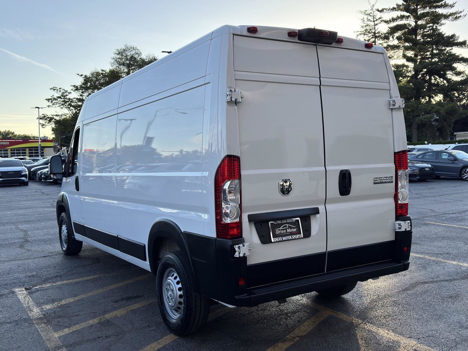 Used 2025 RAM ProMaster 2500 w/ Convenience Group FWD image 8