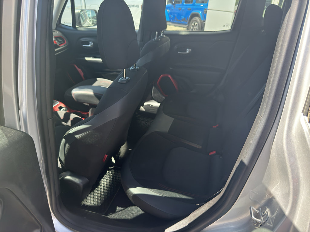 Used 2018 Jeep Renegade Trailhawk w/ Cold Weather Group II image 15