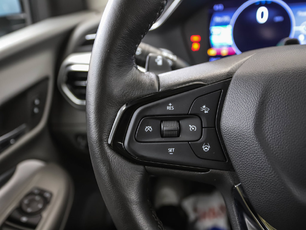 Used 2023 Chevrolet Bolt EUV Premier w/ Super Cruise Package FWD image 12