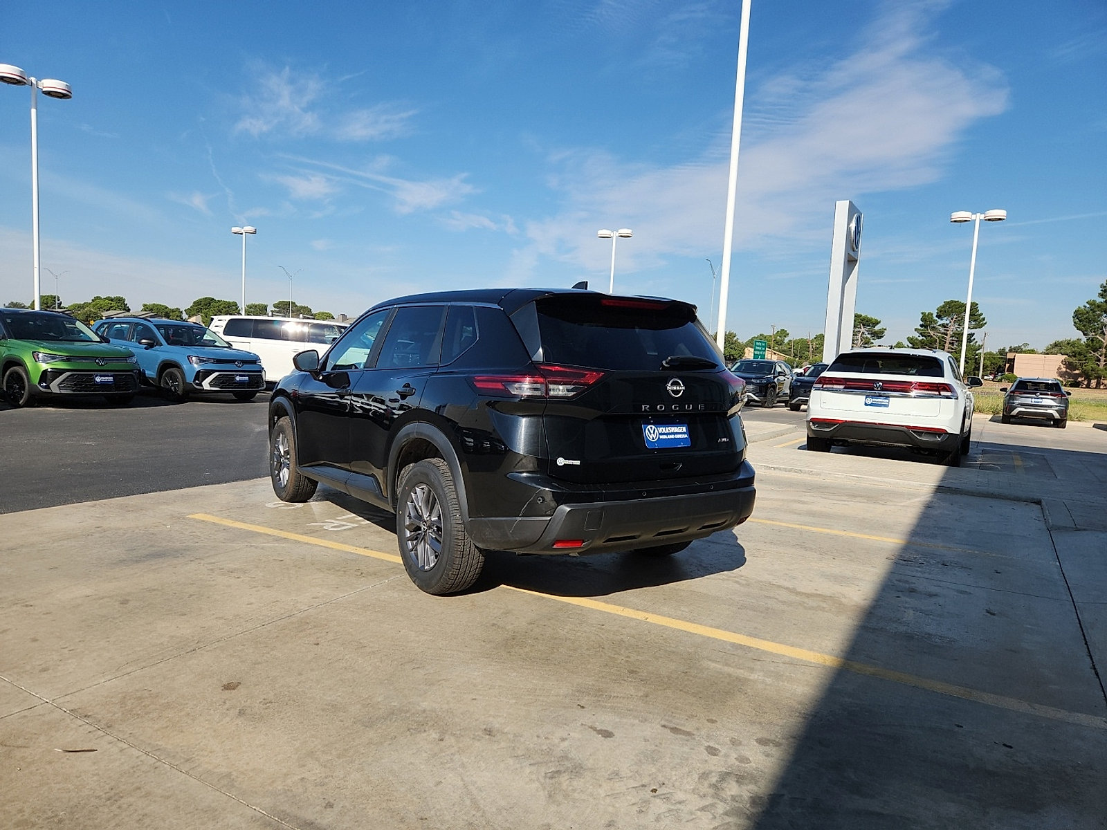 Used 2024 Nissan Rogue S image 5