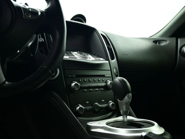 Used 2020 Nissan 370Z Touring Sport image 7