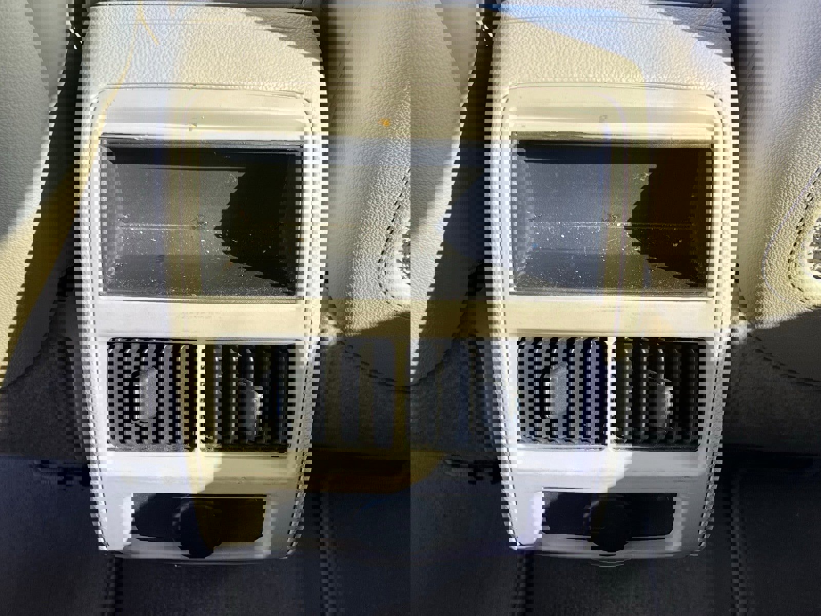 Used 2015 Cadillac SRX Luxury w/ Driver Awareness Package image 19