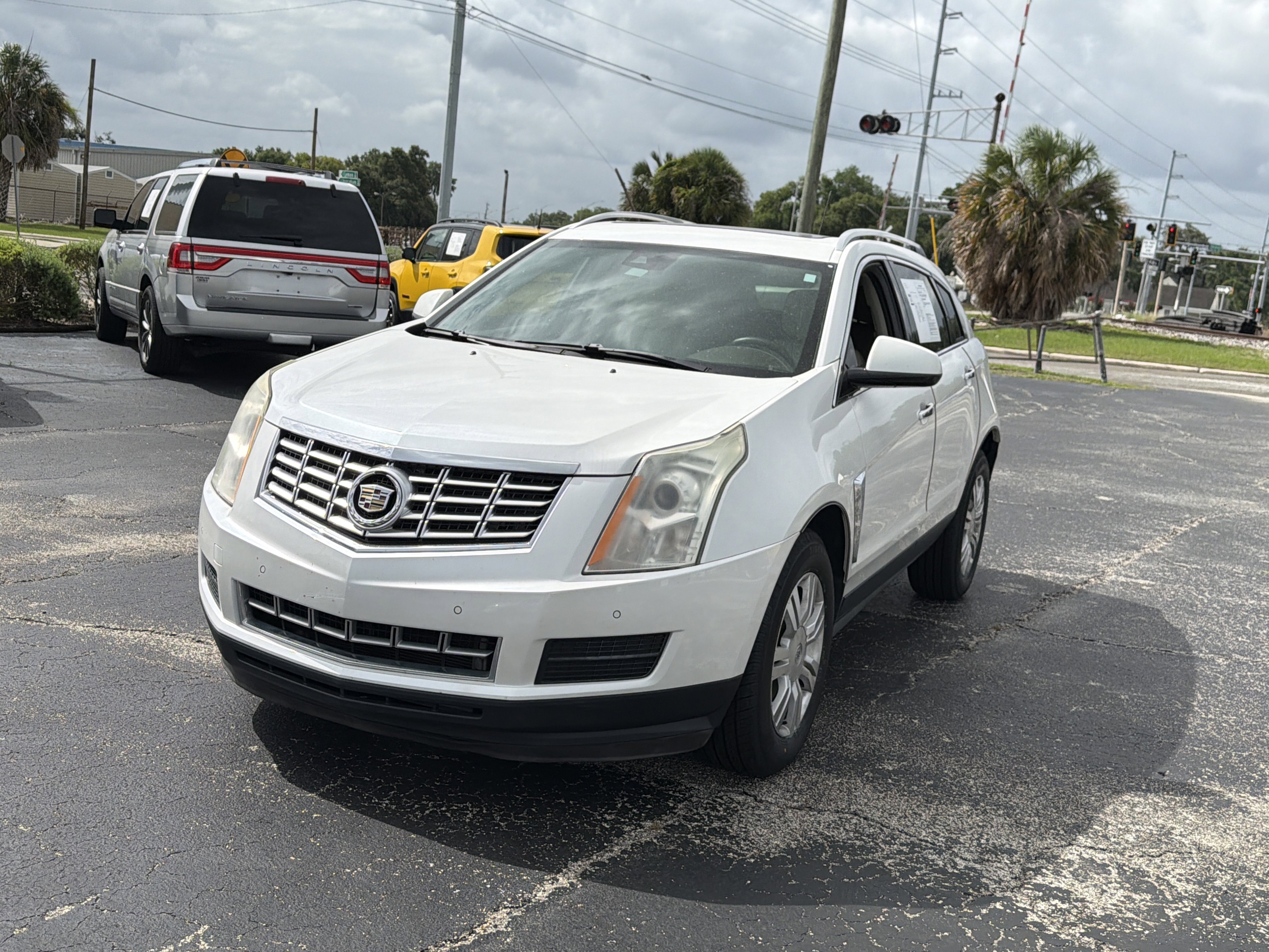 Used 2016 Cadillac SRX Luxury w/ Driver Awareness Package FWD image 8