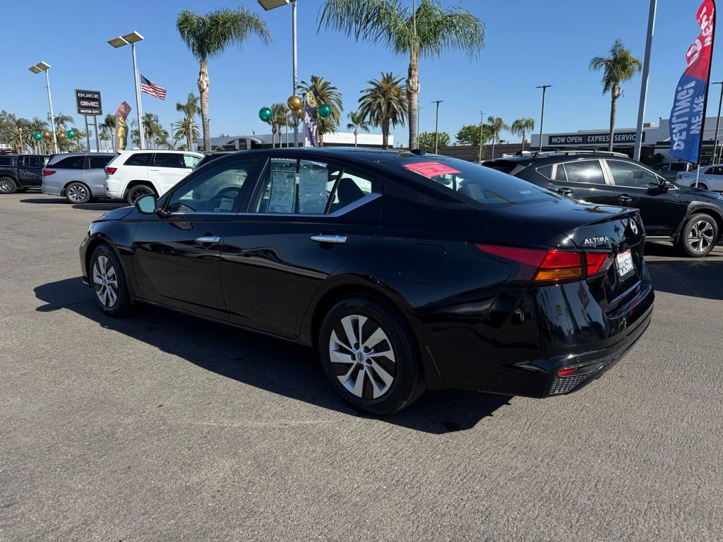 Used 2025 Nissan Altima 2.5 S image 4