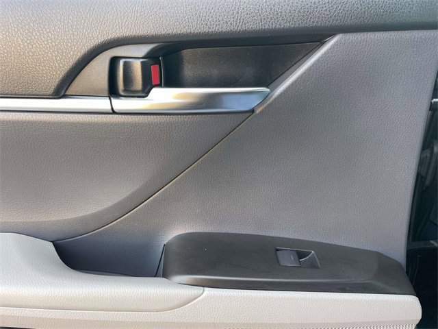 Used 2024 Toyota Camry SE image 14