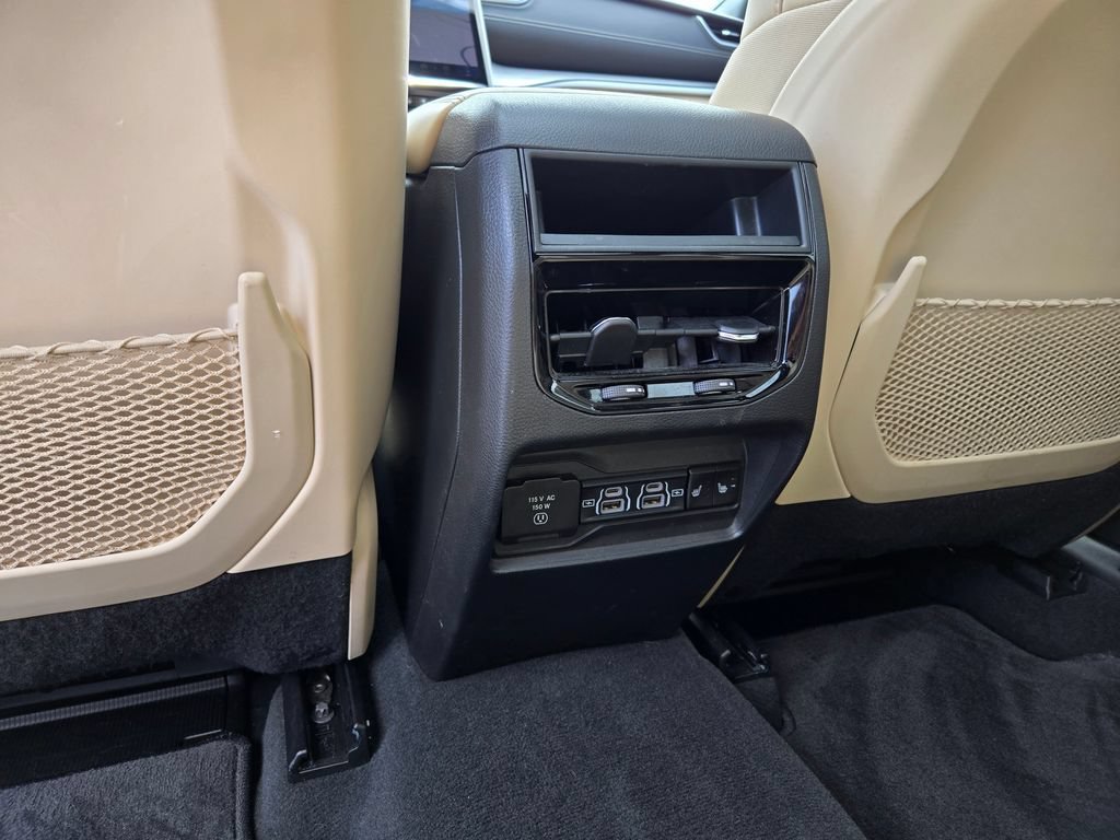 Used 2024 Jeep Grand Cherokee Limited w/ Luxury Tech Group II AWD/4WD image 33