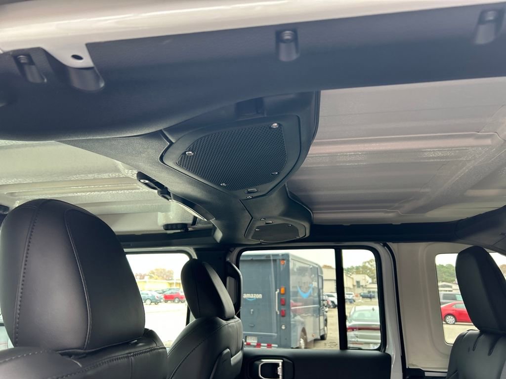 New 2026 Jeep Wrangler Unlimited Rubicon w/ Safety Group image 27