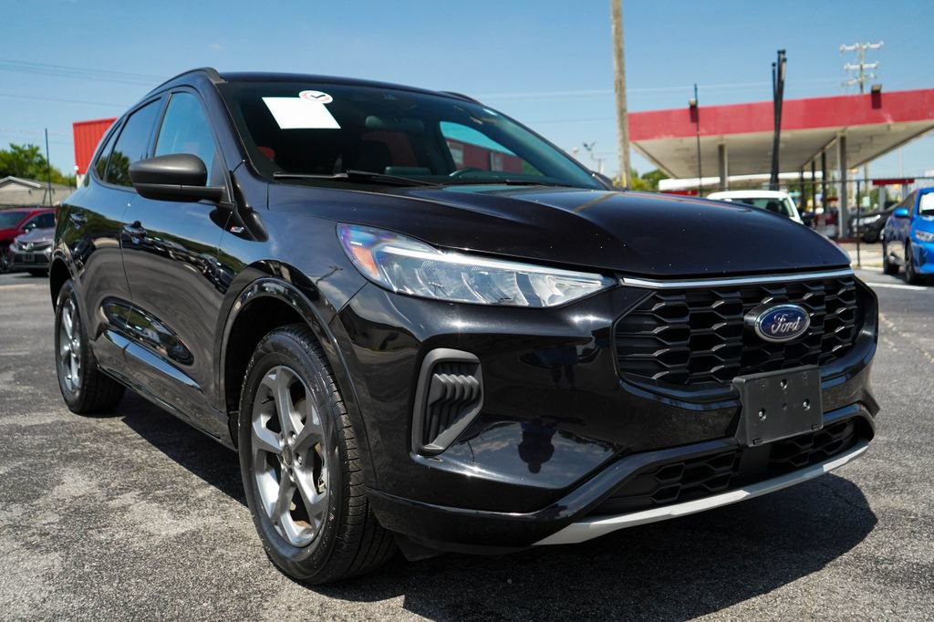 Used 2023 Ford Escape ST-Line AWD/4WD image 38