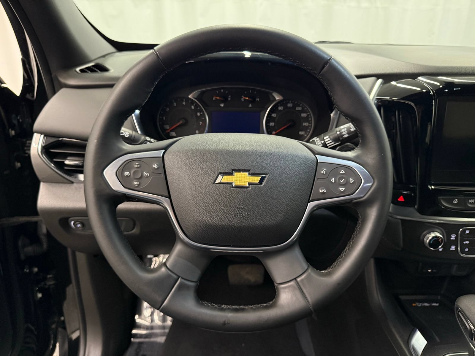 Used 2024 Chevrolet Traverse LT w/ LPO, Floor Liner Package AWD/4WD image 12