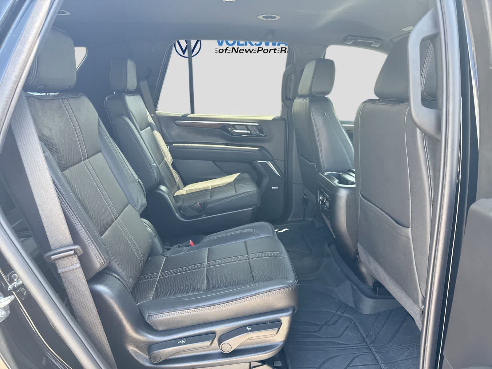 Used 2025 Chevrolet Tahoe High Country AWD/4WD image 27
