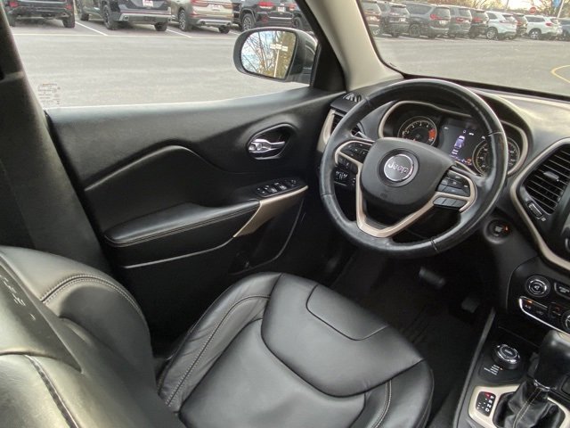 Used 2018 Jeep Cherokee Limited image 25