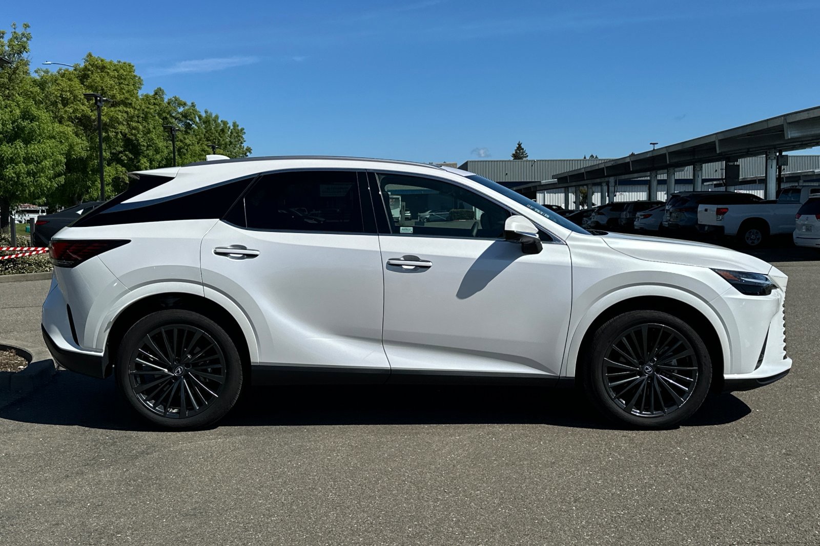 Used 2025 Lexus RX 350h w/ Convenience Package AWD/4WD image 3