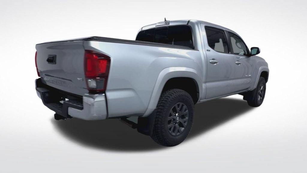 Certified 2022 Toyota Tacoma SR5 AWD/4WD image 9