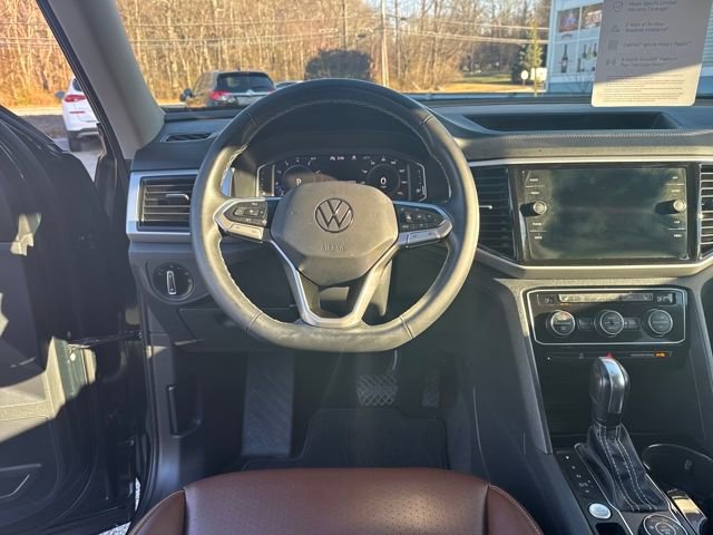 Certified 2022 Volkswagen Atlas SE w/ Black Wheel Package image 17
