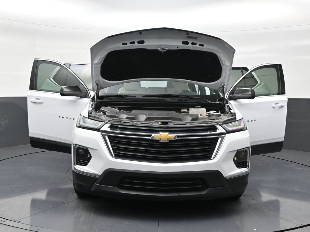 Used 2023 Chevrolet Traverse LS FWD image 32