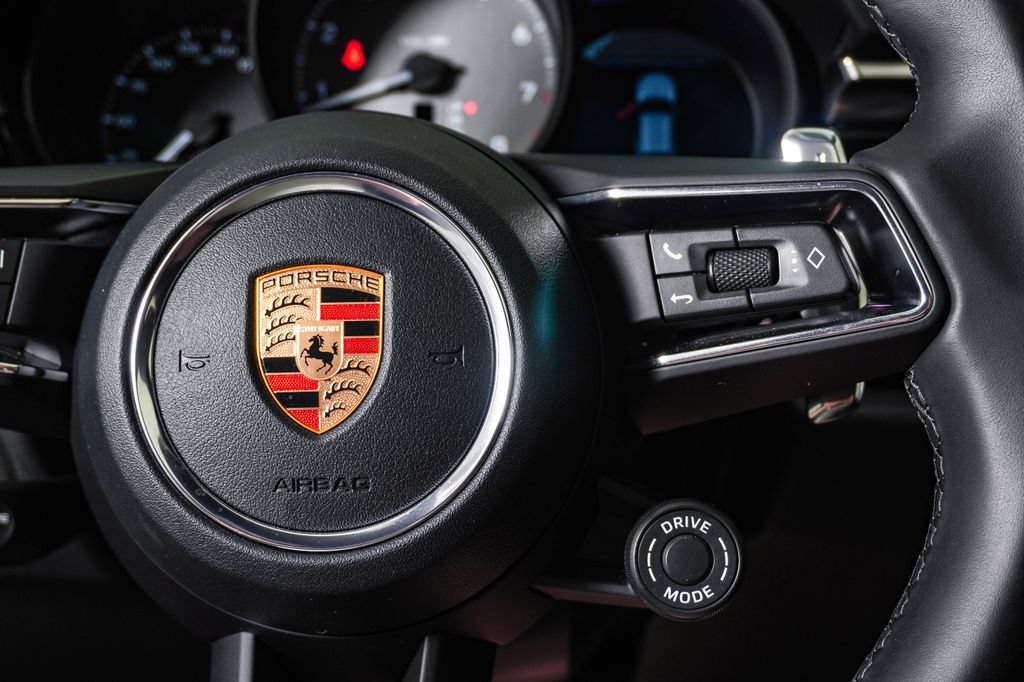 Certified 2026 Porsche Macan S AWD/4WD image 19