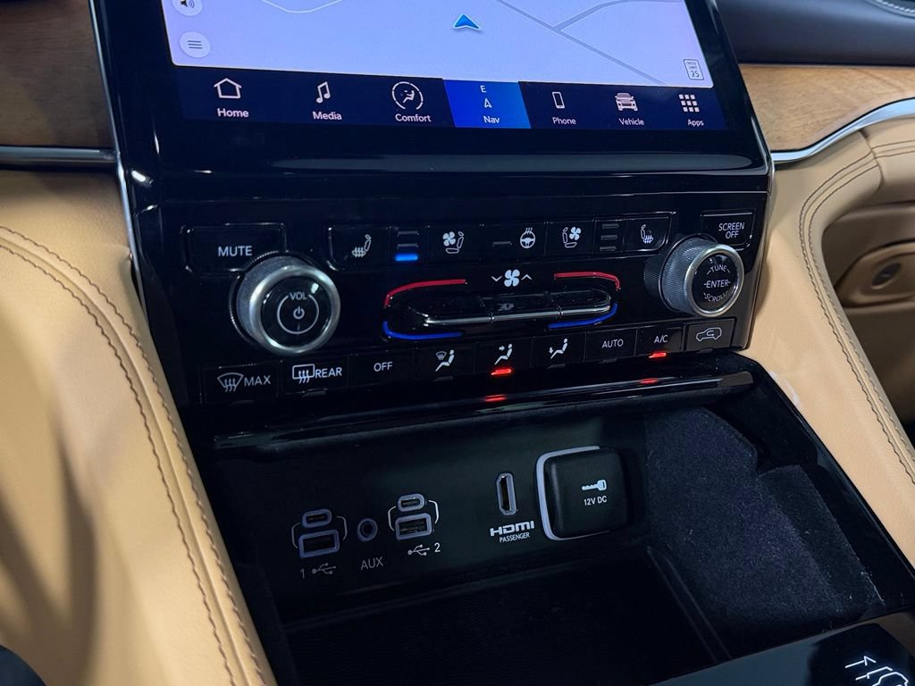 Certified 2022 Jeep Grand Cherokee Summit AWD/4WD image 32