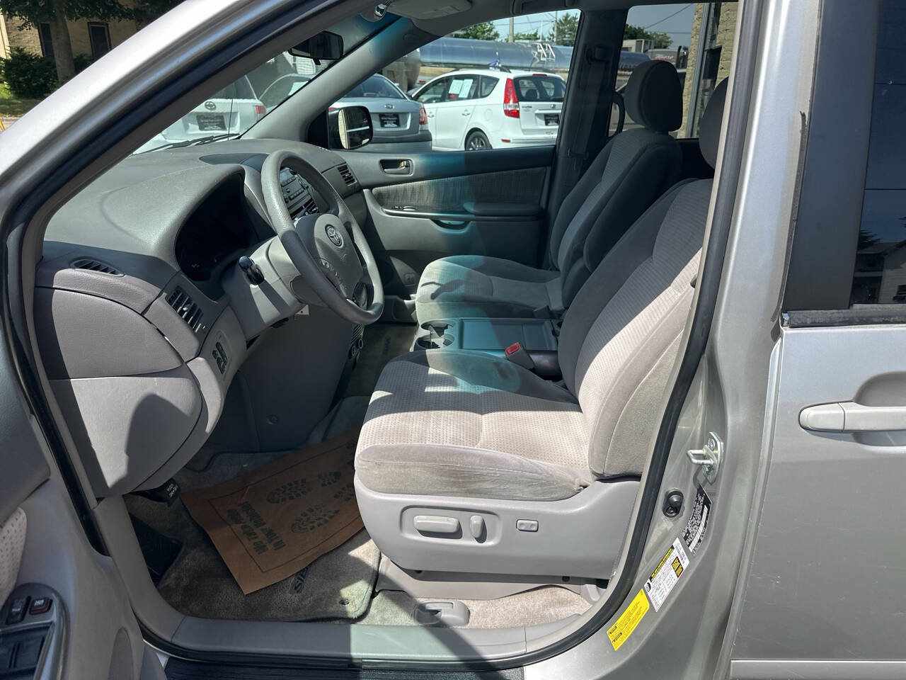 Used 2007 Toyota Sienna LE FWD image 16