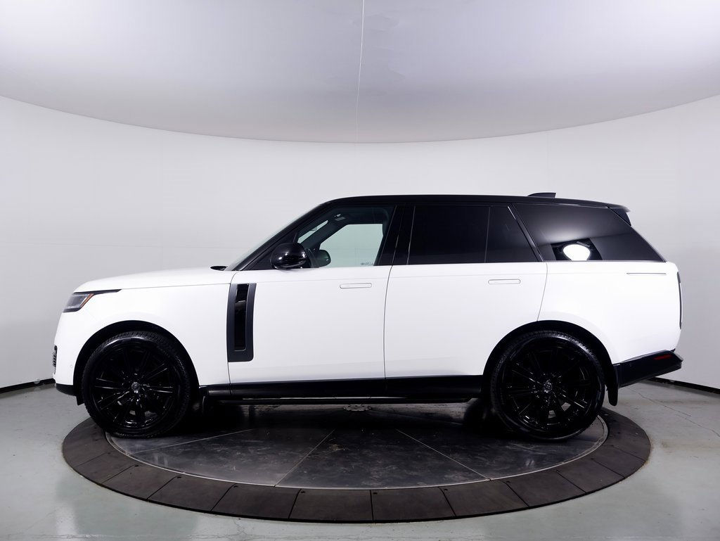 Used 2024 Land Rover Range Rover SV image 2