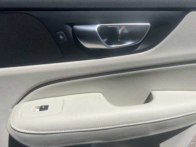 Used 2025 Volvo S60 B5 Plus w/ Climate Package image 27