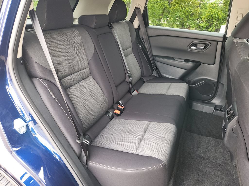 Used 2026 Nissan Rogue SV FWD image 15