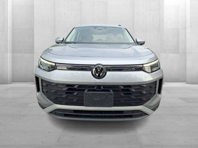 Certified 2025 Volkswagen Tiguan S AWD/4WD image 2