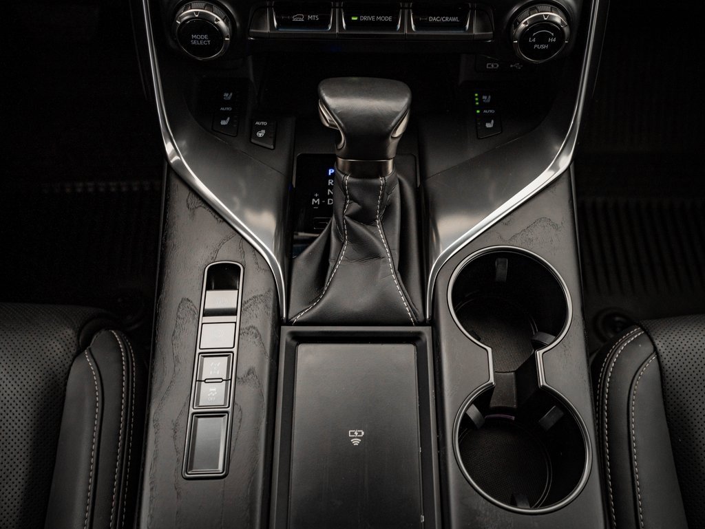 Used 2024 Lexus LX 600 4WD w/ Interior Upgrade Package image 40