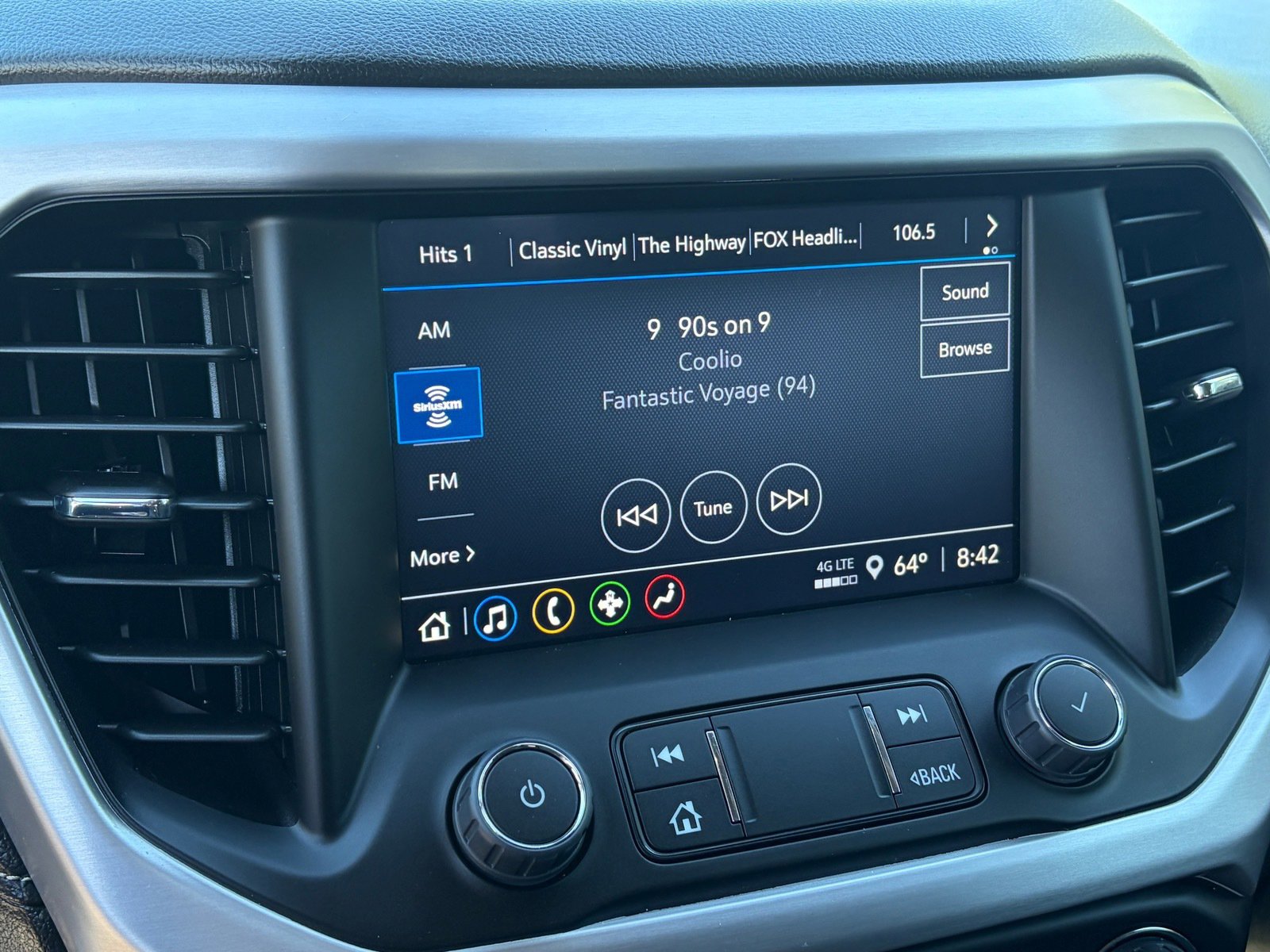 Used 2023 GMC Acadia SLE w/ Driver Convenience Package FWD image 24