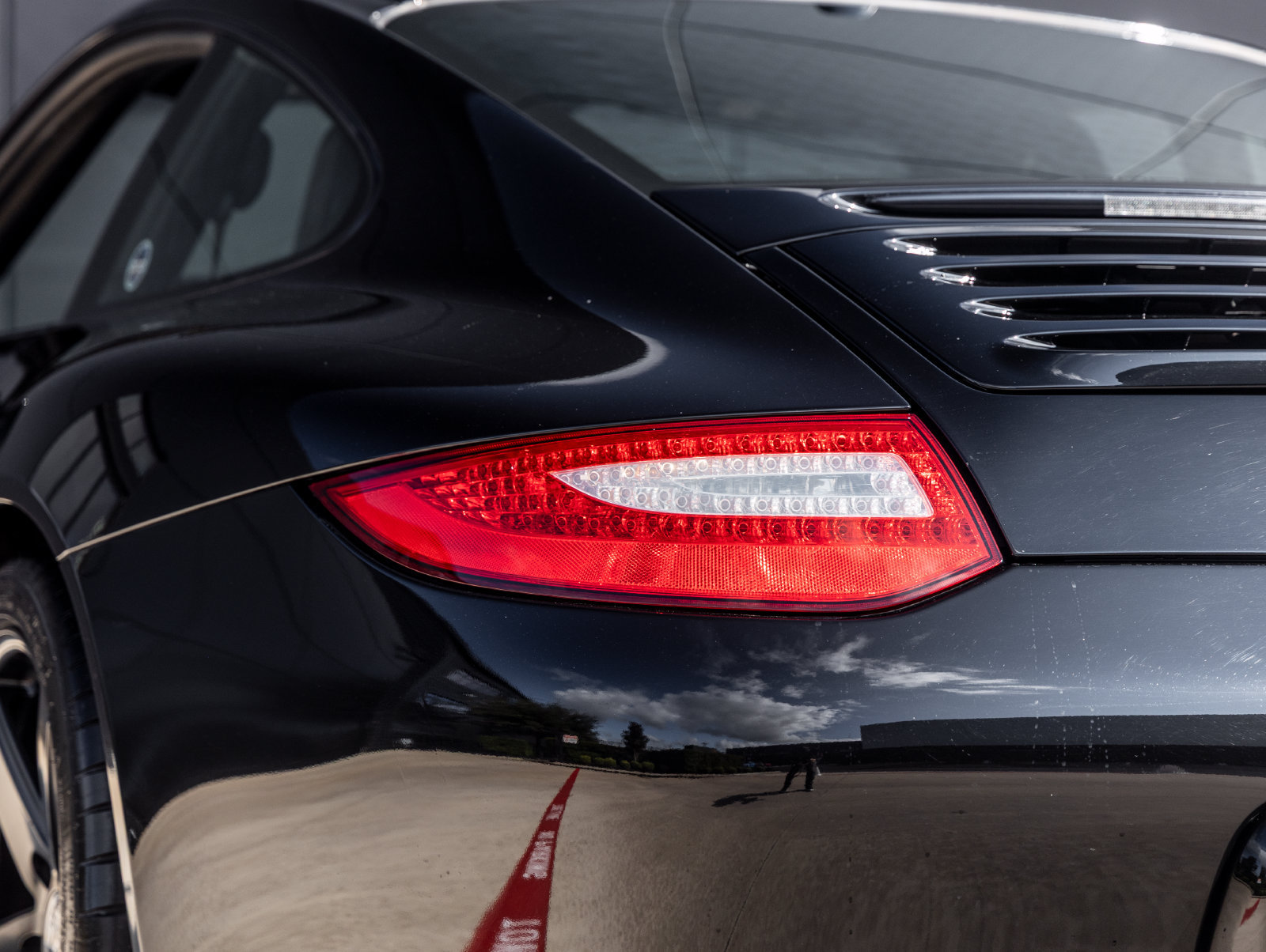 Used 2009 Porsche 911 Carrera S RWD image 14