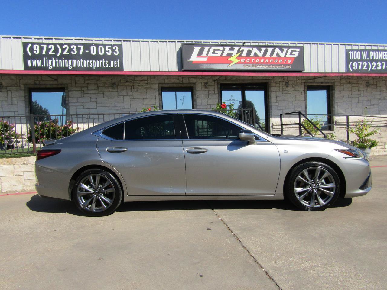 Used 2019 Lexus ES 350 F Sport w/ Accessory Package 2 FWD image 5