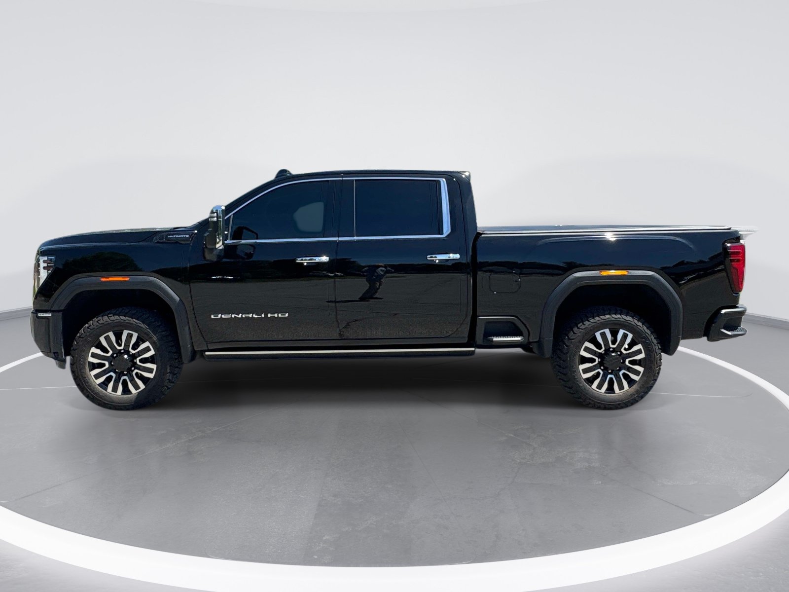 Used 2025 GMC Sierra 2500 Denali Ultimate AWD/4WD image 5