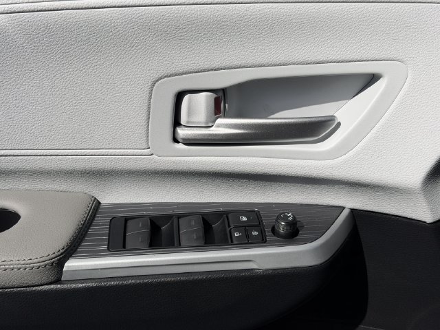 New 2026 Toyota Sienna XLE FWD image 22