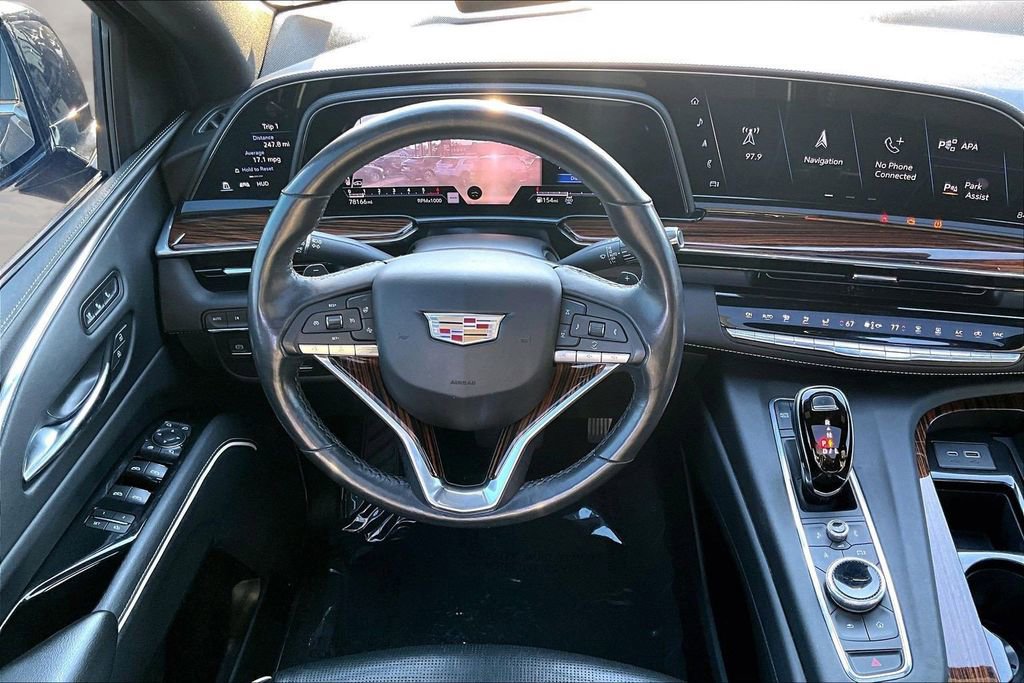 Used 2021 Cadillac Escalade ESV Premium Luxury w/ Driver Assist Tech Package AWD/4WD image 8