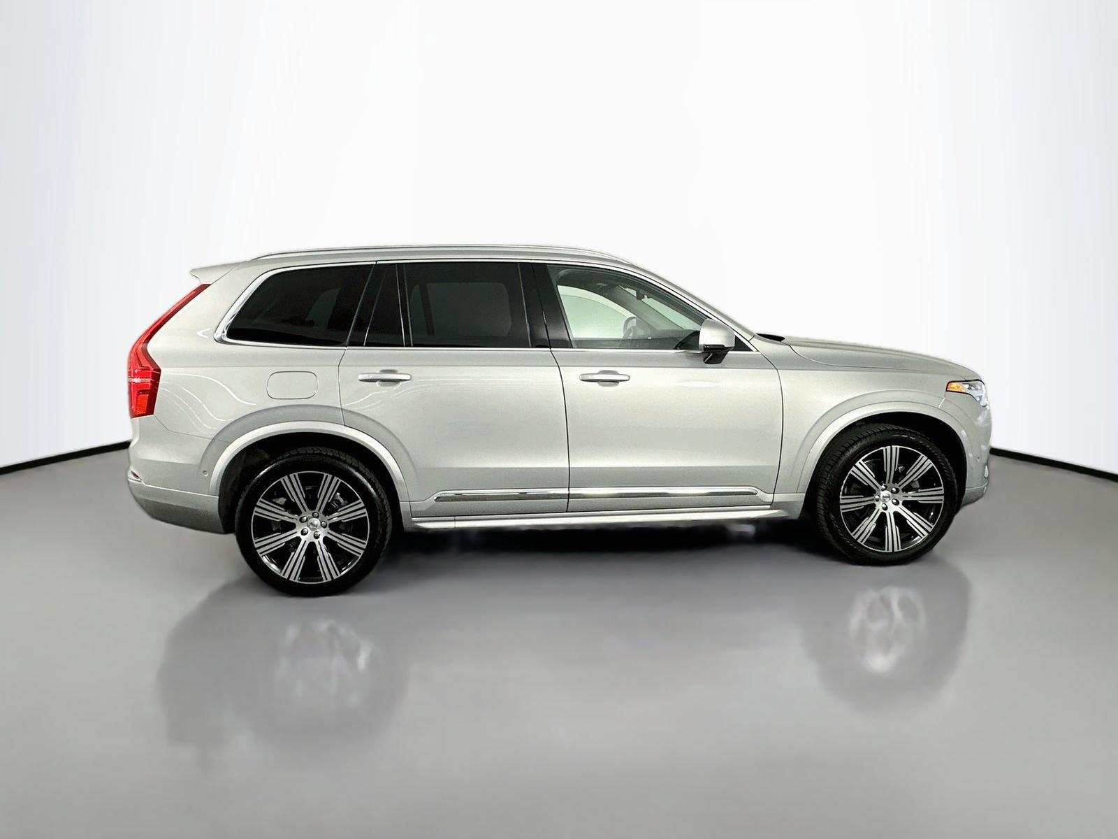 Used 2023 Volvo XC90 B6 Ultimate w/ Protection Package Premier AWD/4WD image 8