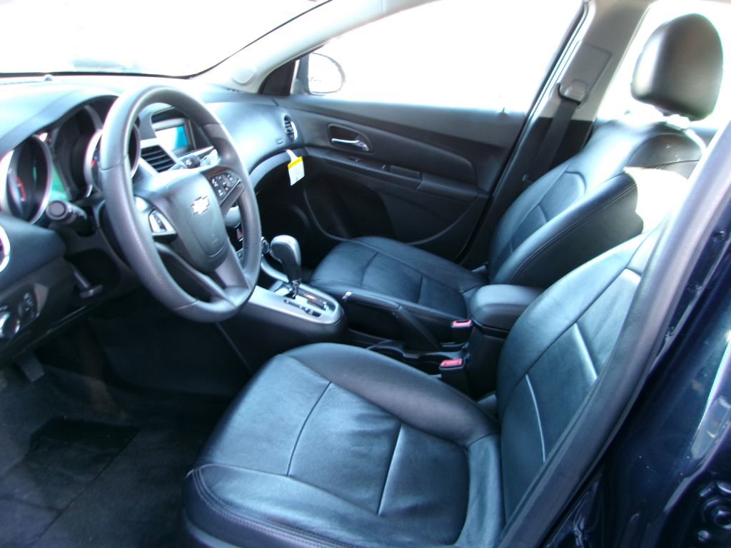 Used 2016 Chevrolet Cruze LT image 8