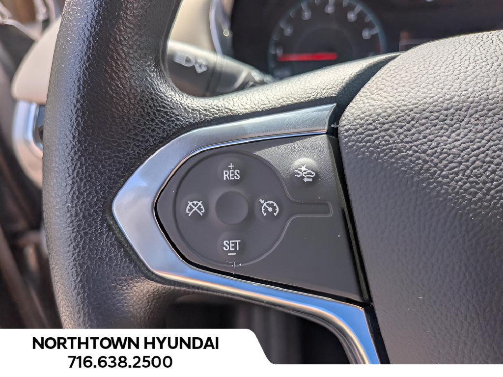 Used 2023 Chevrolet Traverse LS AWD/4WD image 24
