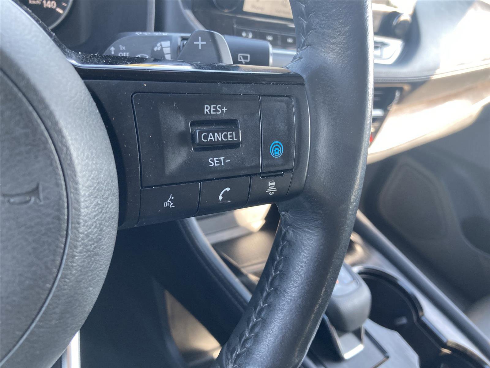 Used 2021 Nissan Rogue SL w/ Premium Package image 19