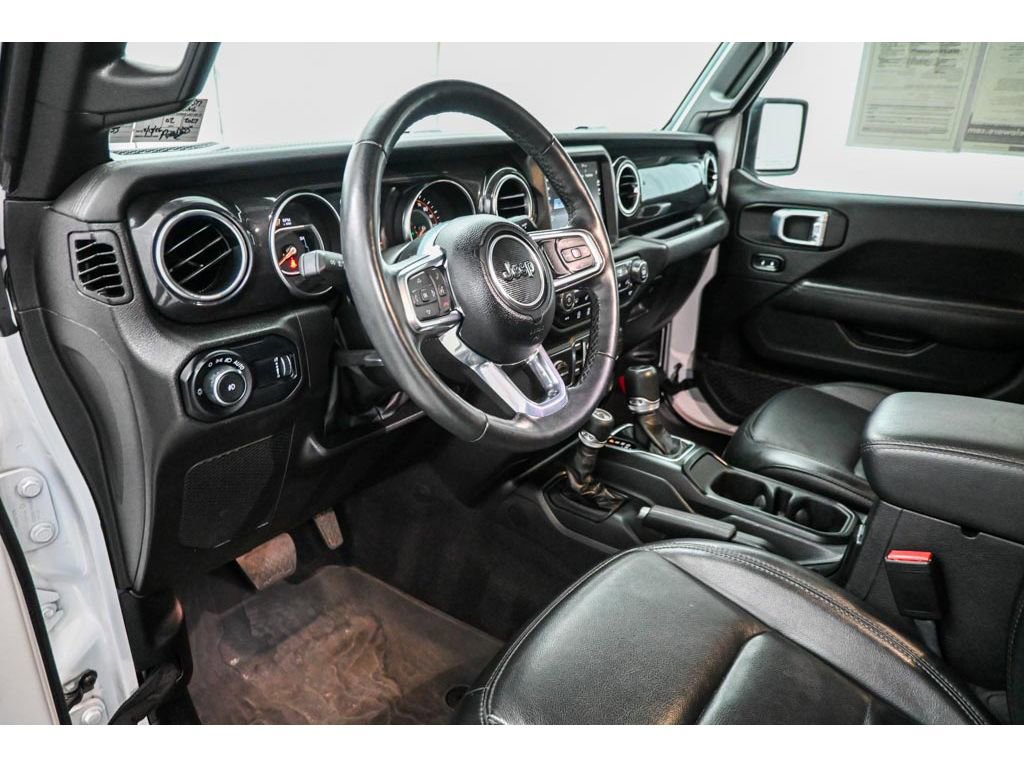 Used 2023 Jeep Wrangler Unlimited Sahara image 28