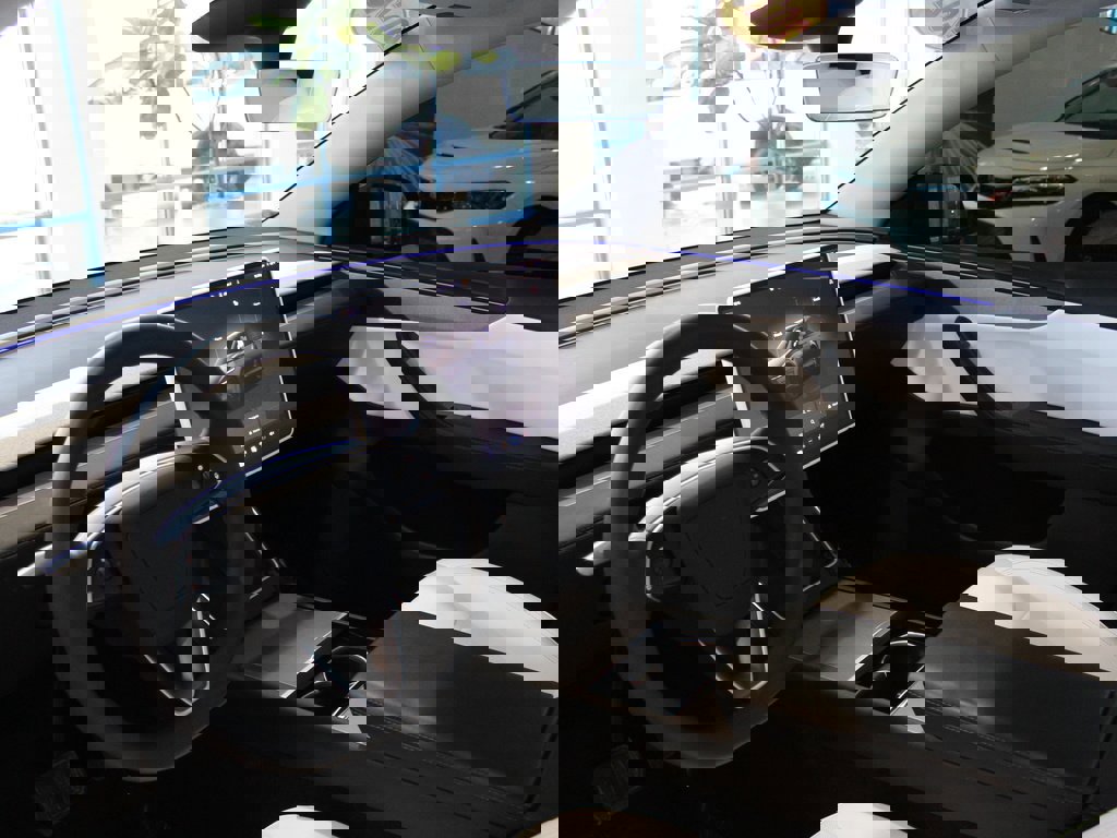 Used 2026 Tesla Model Y Long Range image 16