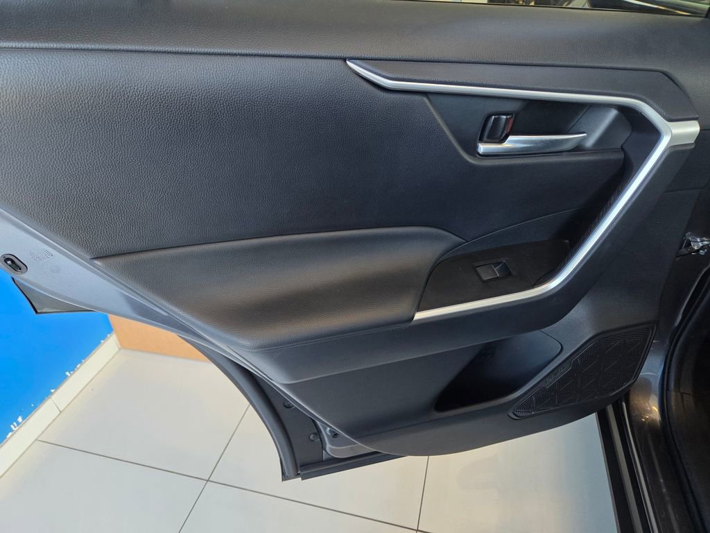 Used 2025 Toyota RAV4 XLE image 17