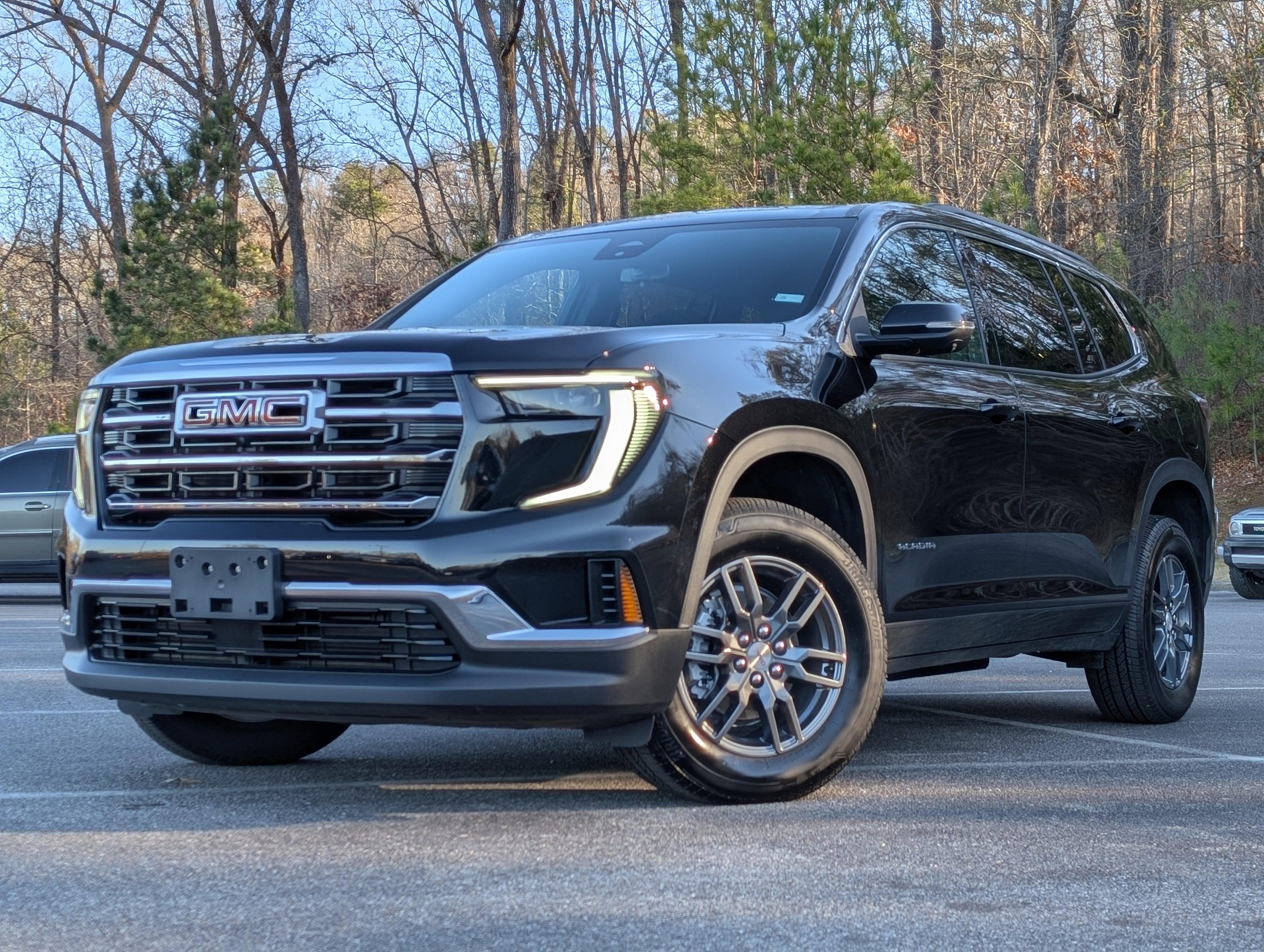 Used 2025 GMC Acadia Elevation image 4