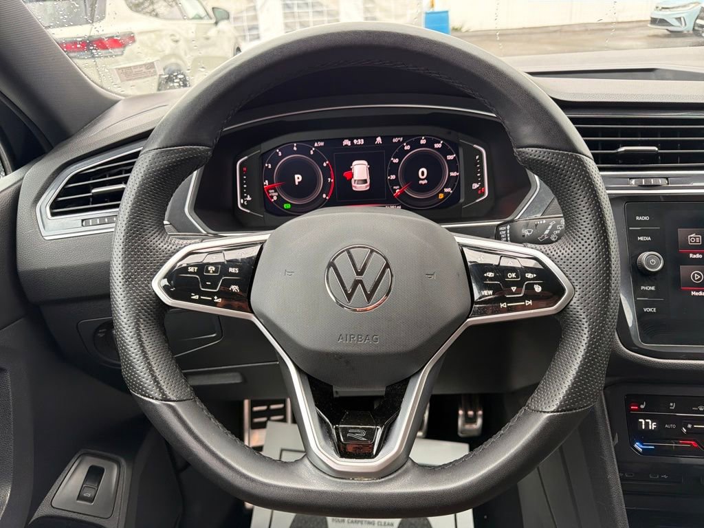 Used 2022 Volkswagen Tiguan SEL R-Line image 28