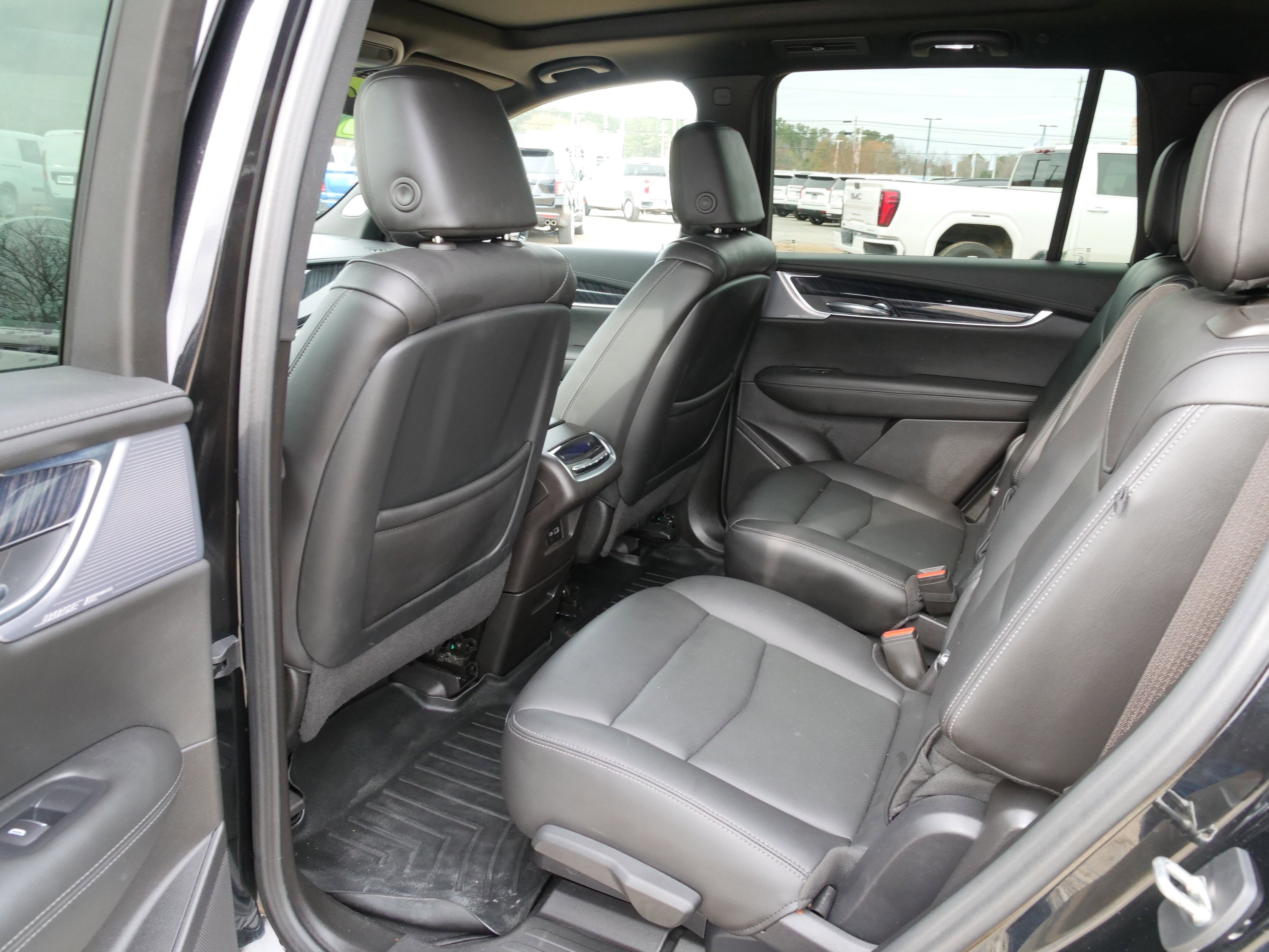 Certified 2022 Cadillac XT6 Premium Luxury image 16