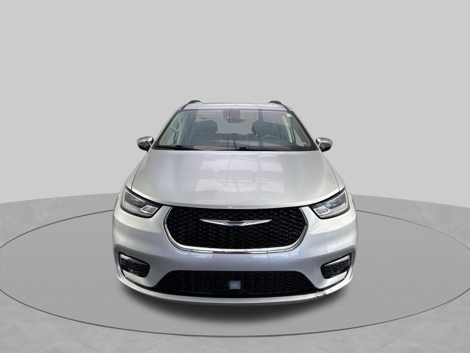 Used 2023 Chrysler Pacifica Limited FWD image 26