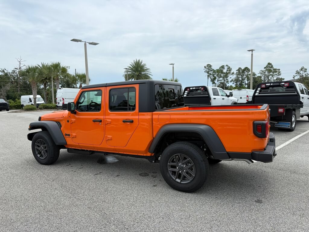 New 2026 Jeep Gladiator Sport AWD/4WD image 5