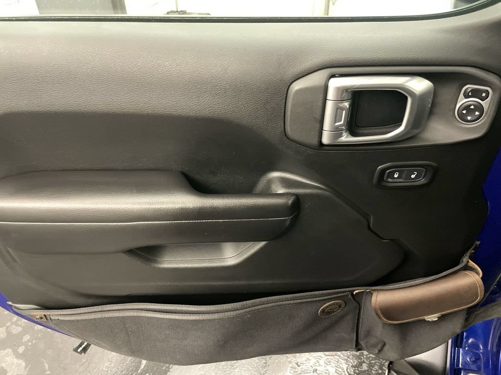 Used 2019 Jeep Wrangler Rubicon w/ LED Lighting Group AWD/4WD image 15