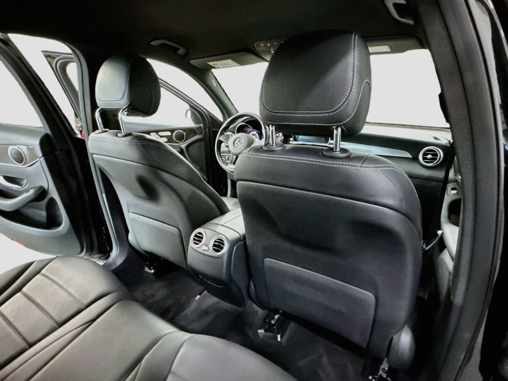 Used 2019 Mercedes-Benz GLC 350e 4MATIC image 32