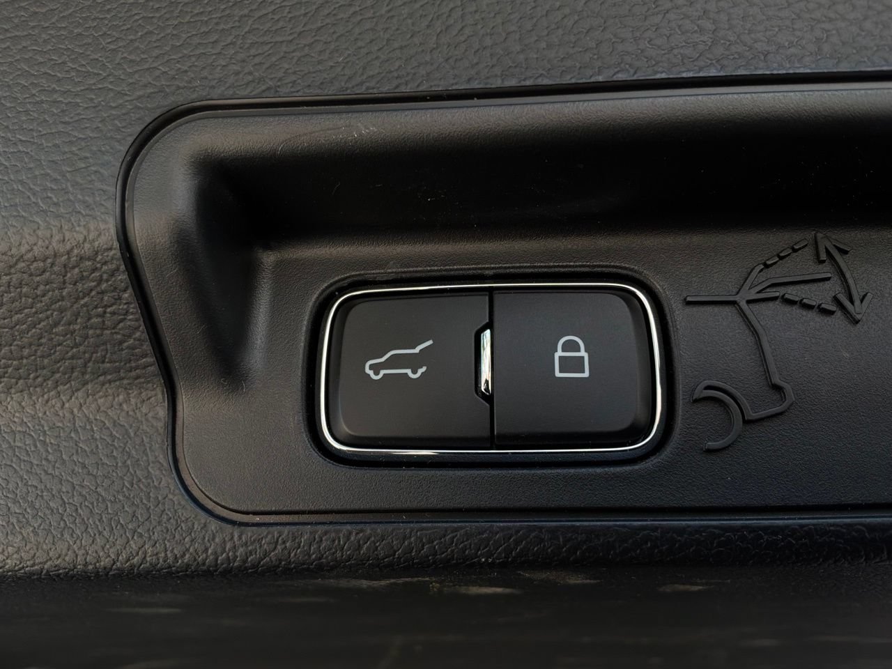 Used 2026 Ford Explorer Platinum AWD/4WD image 18