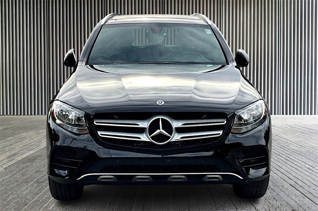 Used 2019 Mercedes-Benz GLC 300 4MATIC image 3