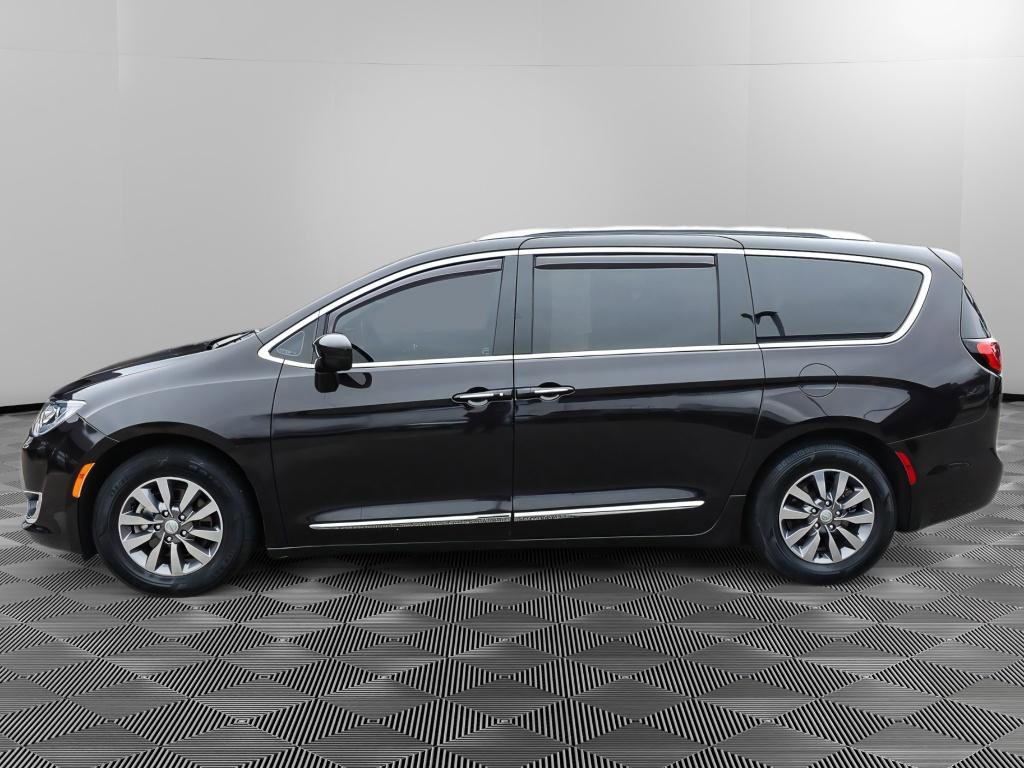 Used 2019 Chrysler Pacifica Touring-L Plus image 3